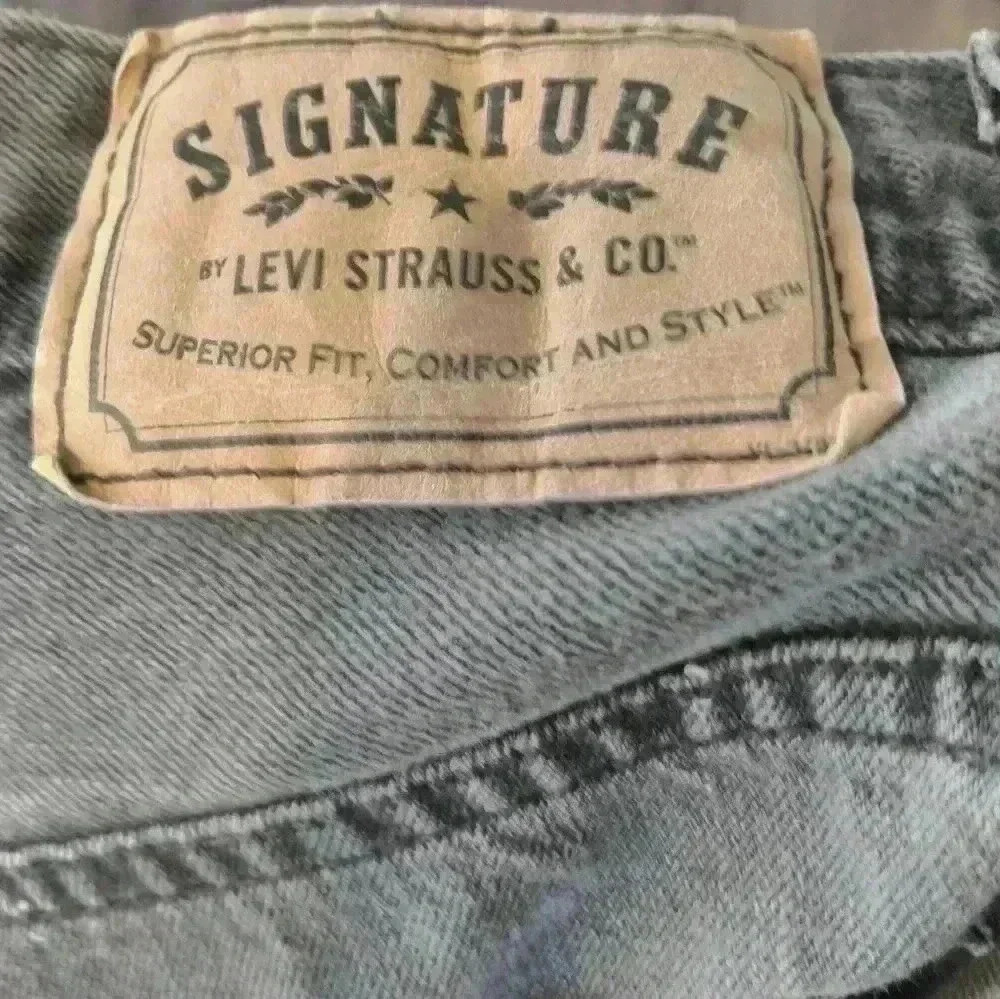 Levi's - Picture 5 of 5